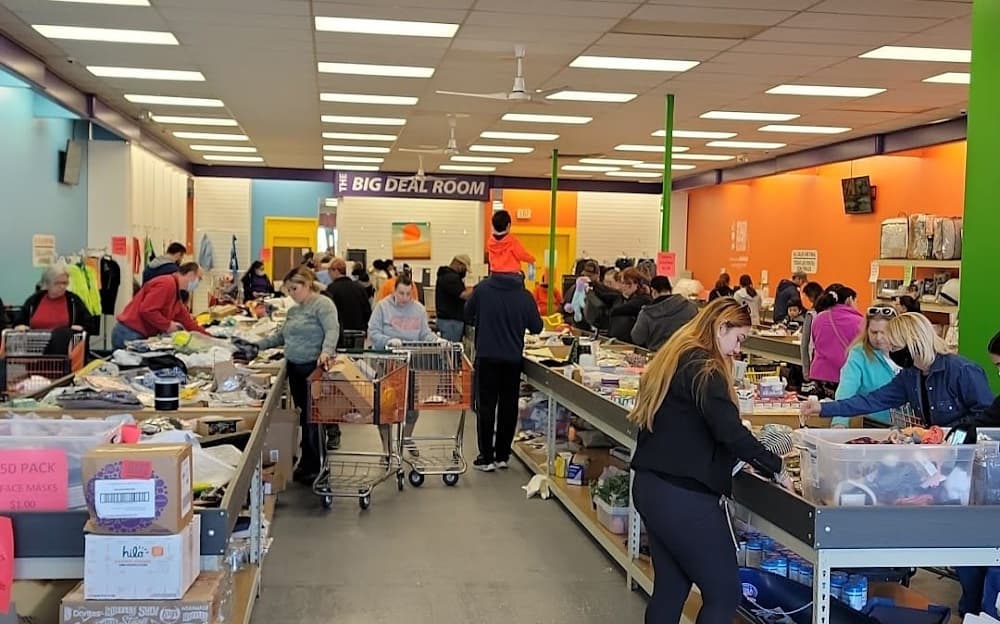 4 Day Deals storefront