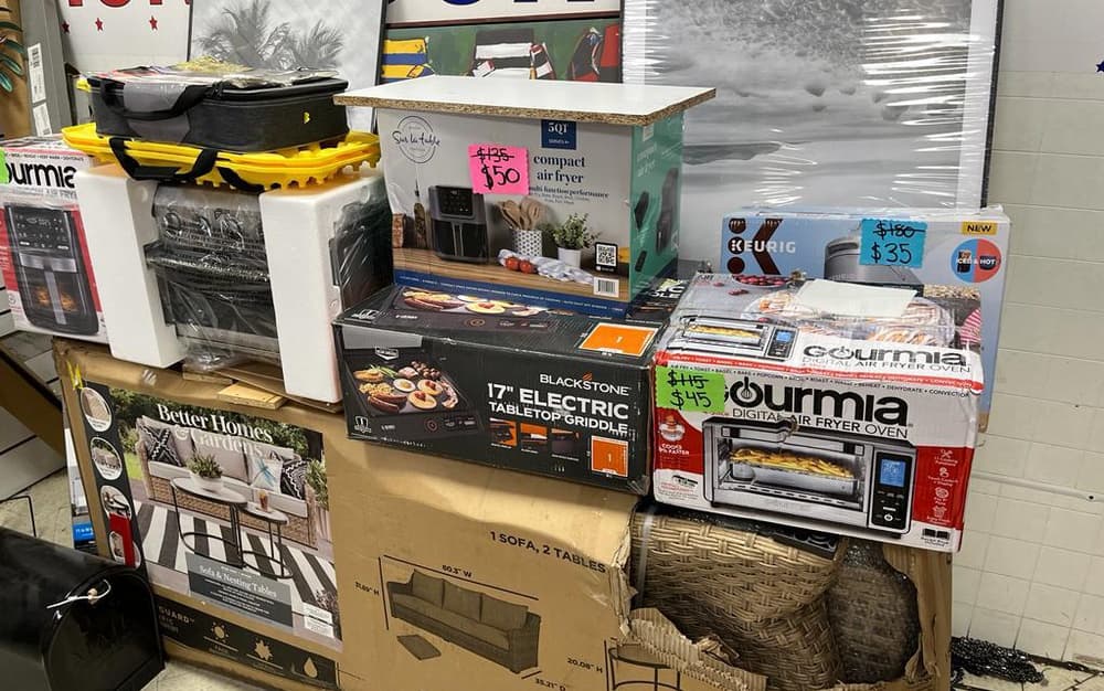 BIG DEAL BIN STORE storefront