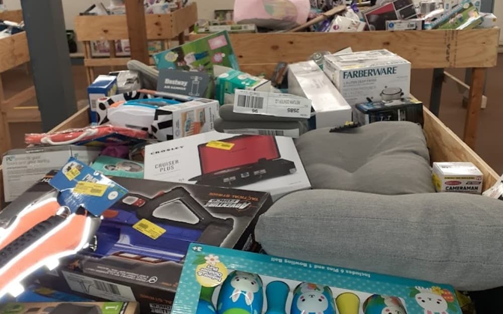 Bin City Discount Store storefront