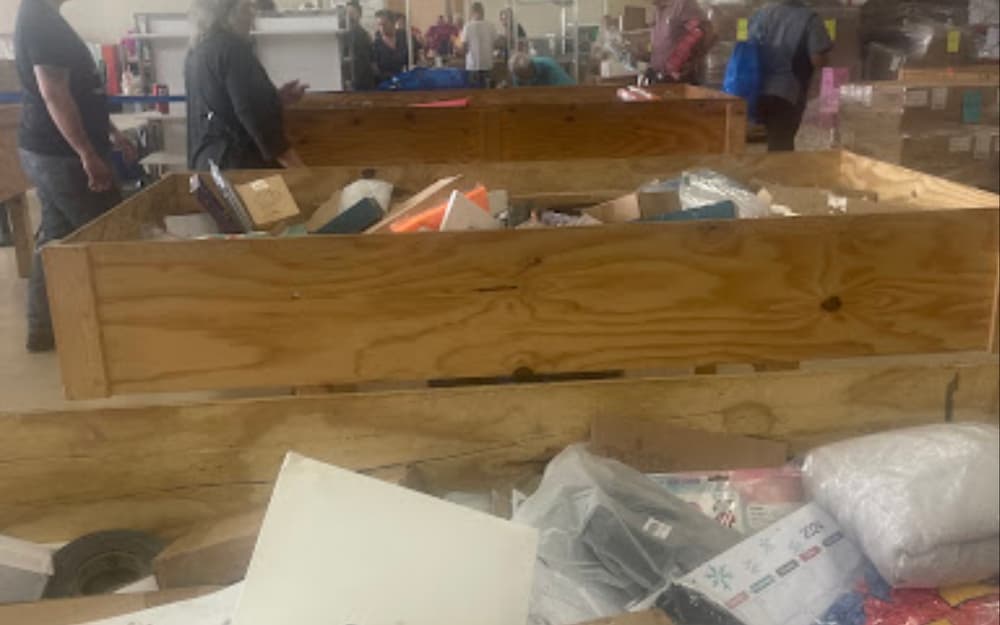 Deals Outlet Bin Store Byron storefront