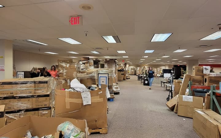 Miami Valley Liquidation Center storefront