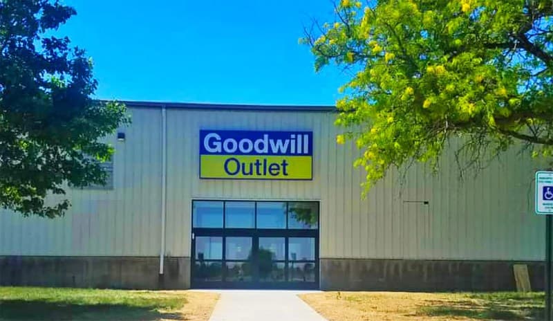 Goodwill Outlet Cedar Rapids storefront