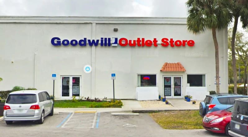 Goodwill Outlet Fort Lauderdale storefront