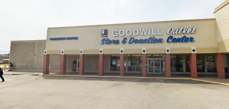 Goodwill Outlet Houston - Sabo storefront