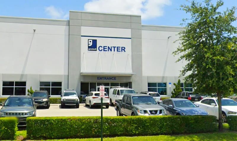 Goodwill Outlet Lake Worth storefront