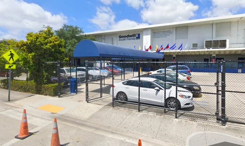 Goodwill Outlet Miami storefront