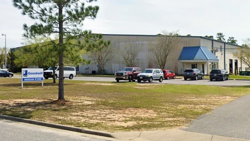 Goodwill Outlet Pensacola storefront