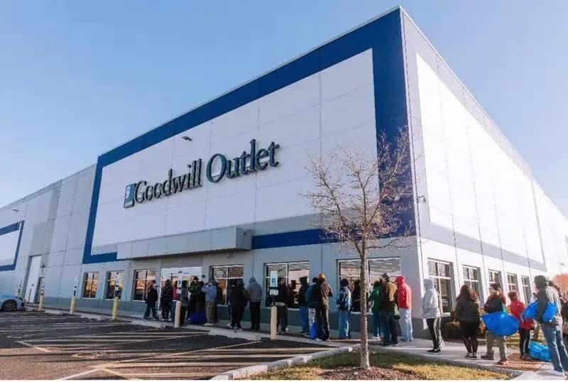Goodwill Outlet Romeoville storefront