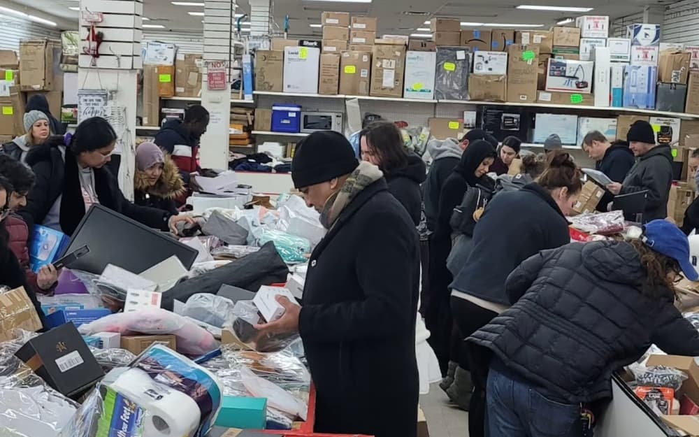 ALL FOR LESS- Amazon liquidation store. storefront