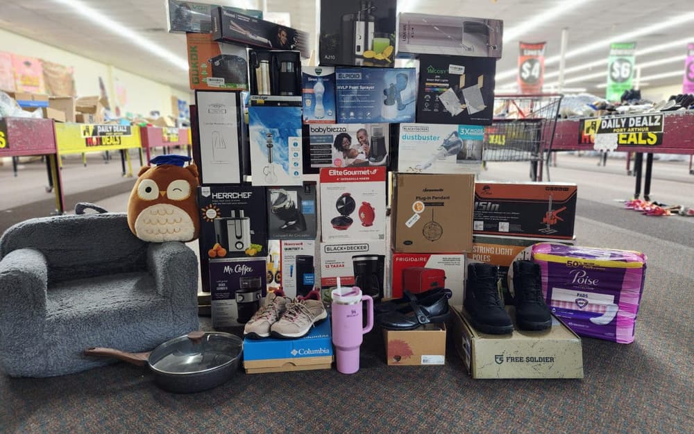 Deals Outlet Bin Store storefront