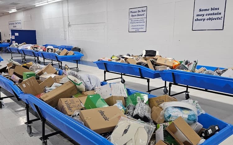 Where Ya Bin Charleston storefront