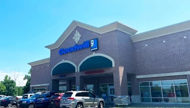 Goodwill Outlet Avondale storefront