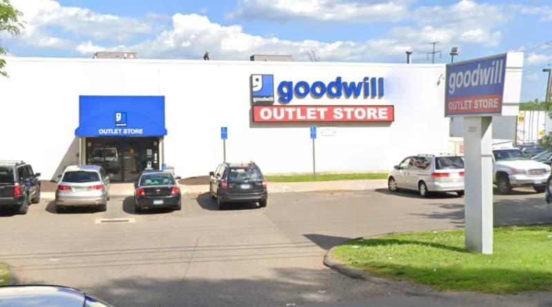 Goodwill Outlet Hamden storefront