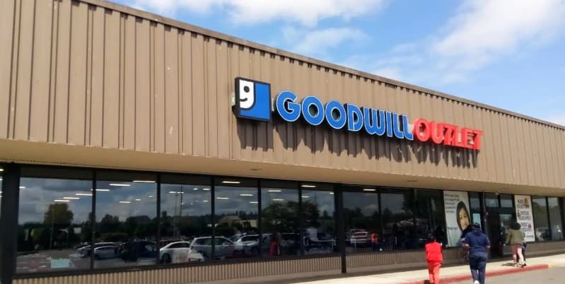 Goodwill Outlet Kent storefront