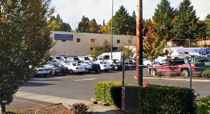 Goodwill Outlet Milwaukie storefront