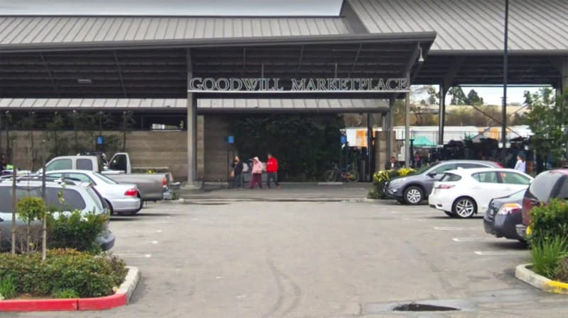 Goodwill Outlet Santa Ana storefront